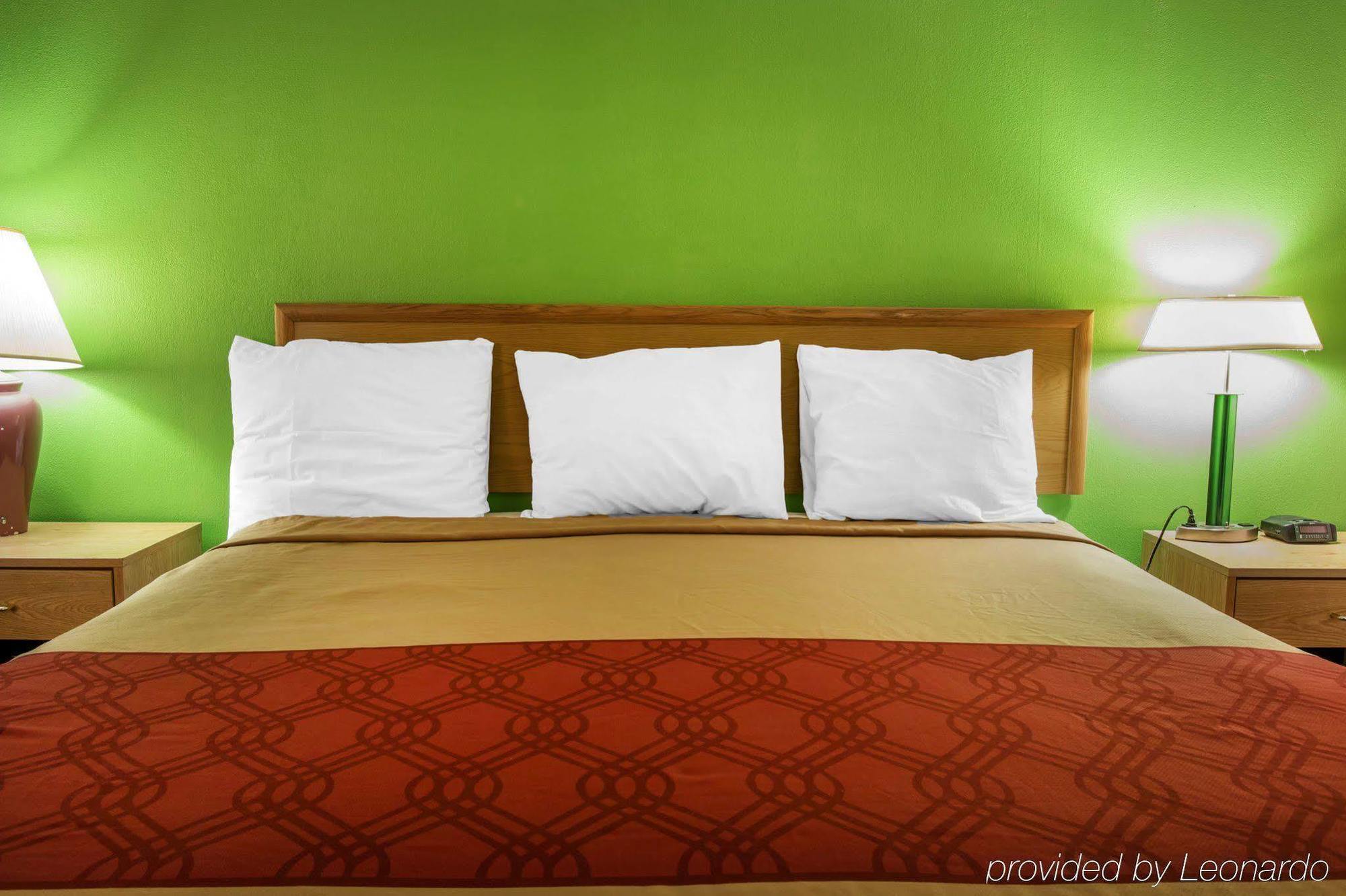 Econo Lodge Батл Крик Экстерьер фото