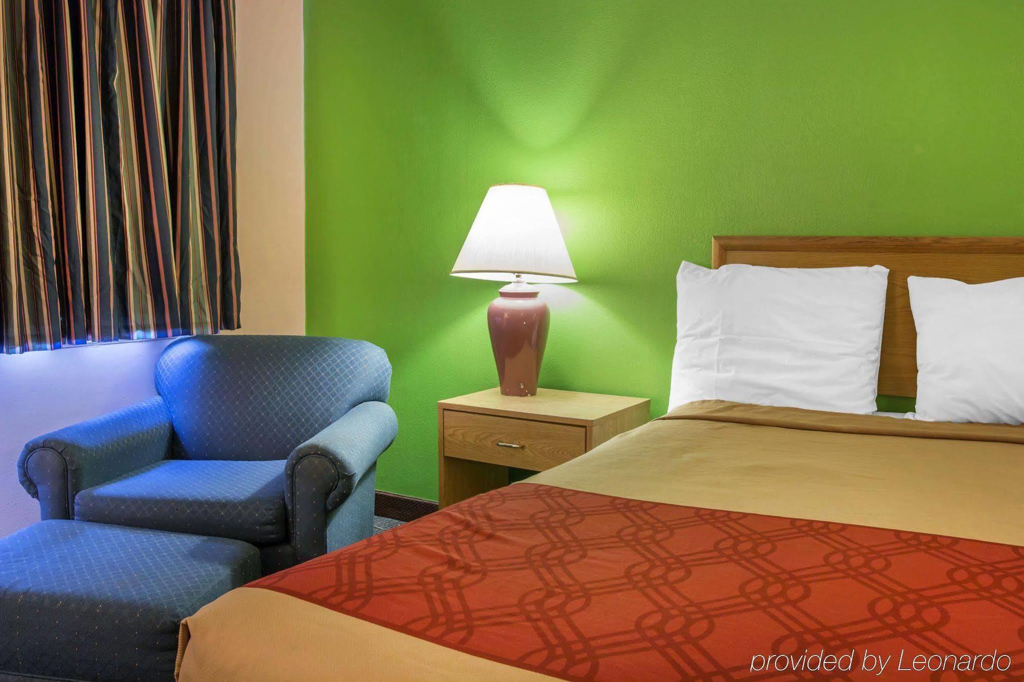 Econo Lodge Батл Крик Экстерьер фото