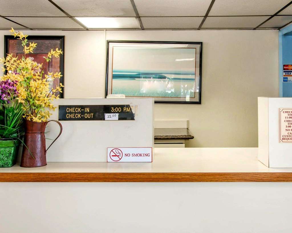Econo Lodge Батл Крик Интерьер фото
