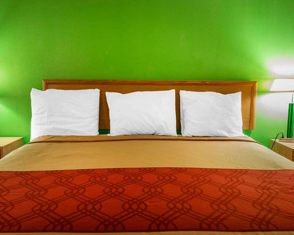 Econo Lodge Батл Крик Номер фото