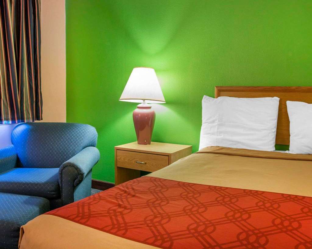 Econo Lodge Батл Крик Номер фото