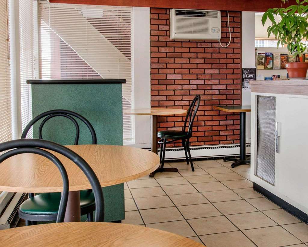 Econo Lodge Батл Крик Ресторан фото
